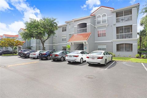 Condominium in TAMPA FL 18001 RICHMOND PLACE DRIVE.jpg