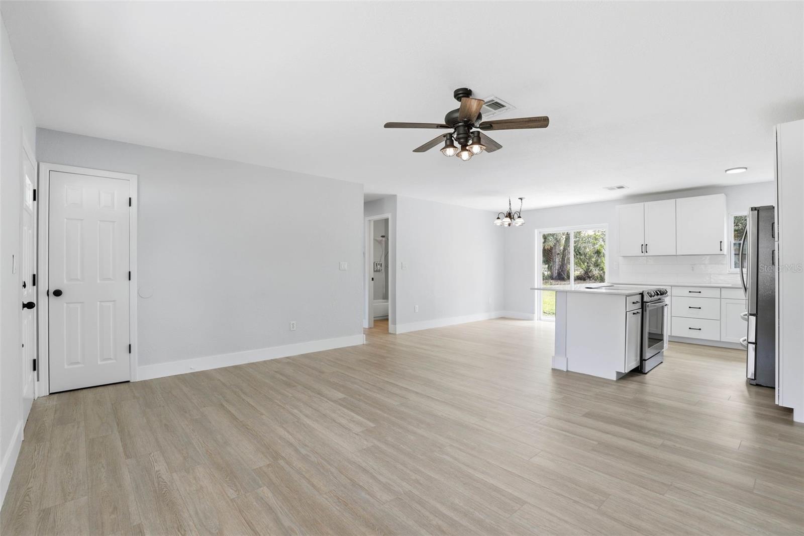 862 DARWIN DRIVE