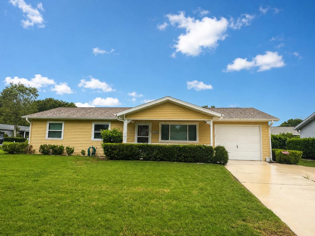 Photo of 8565 SW 109th Street, Ocala, FL 34481 (MLS # OM728855)