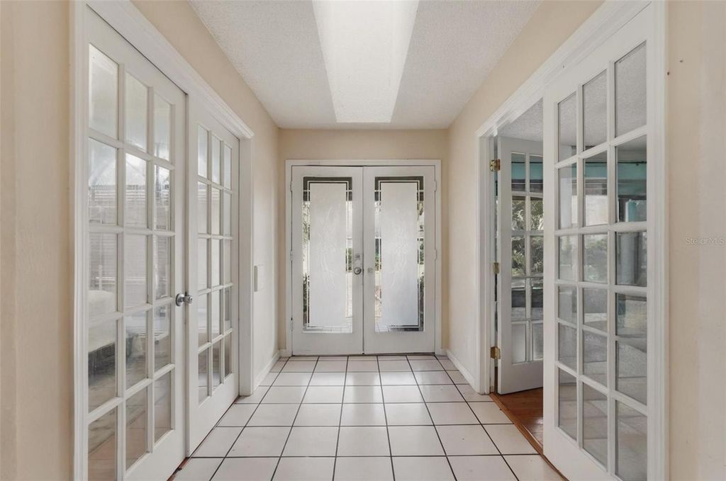 Photo of 810 Hammockwood Court, Sarasota, FL 34232 (MLS # TB8445405)