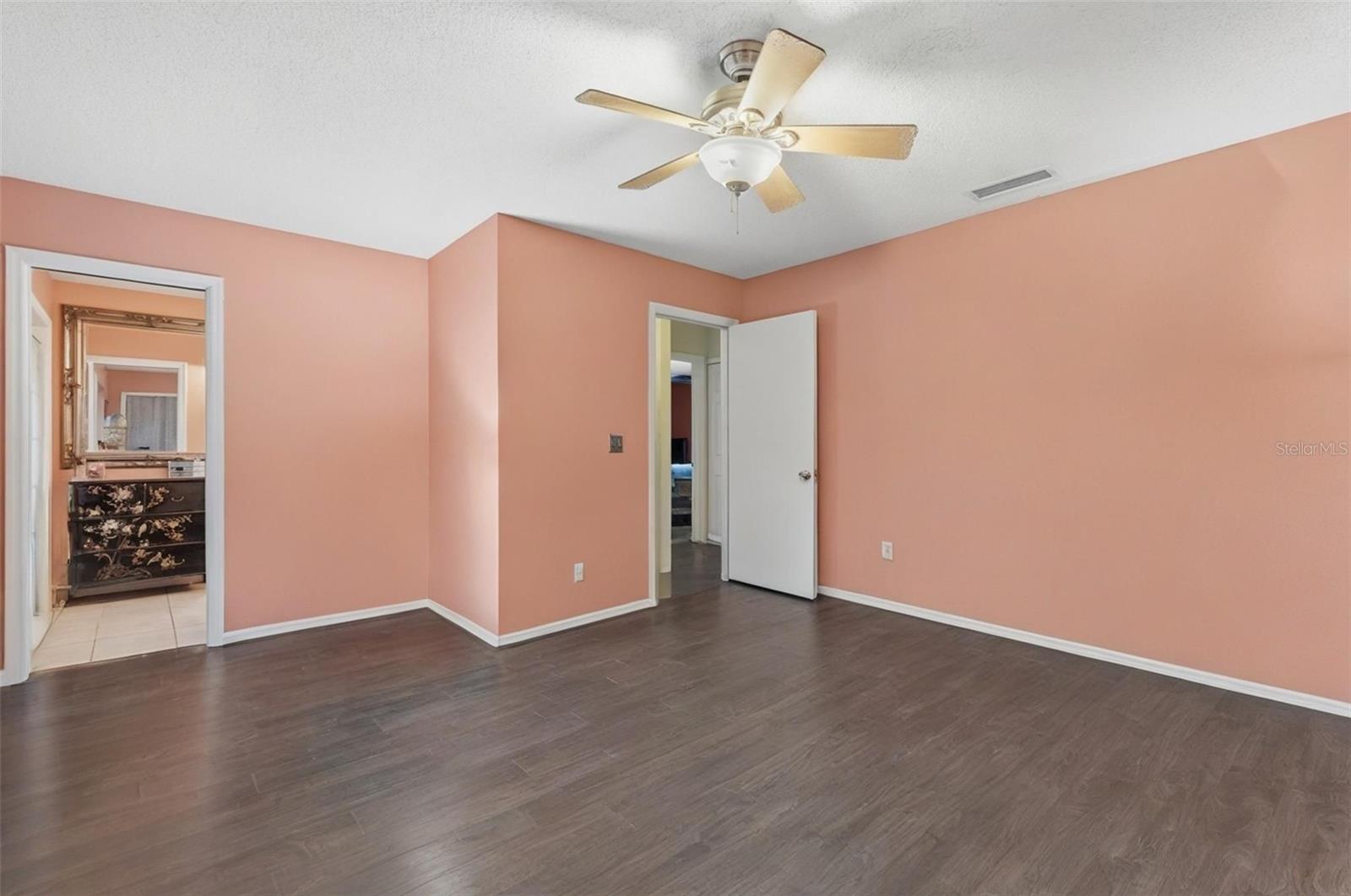 WOODLAND PARK - Residential