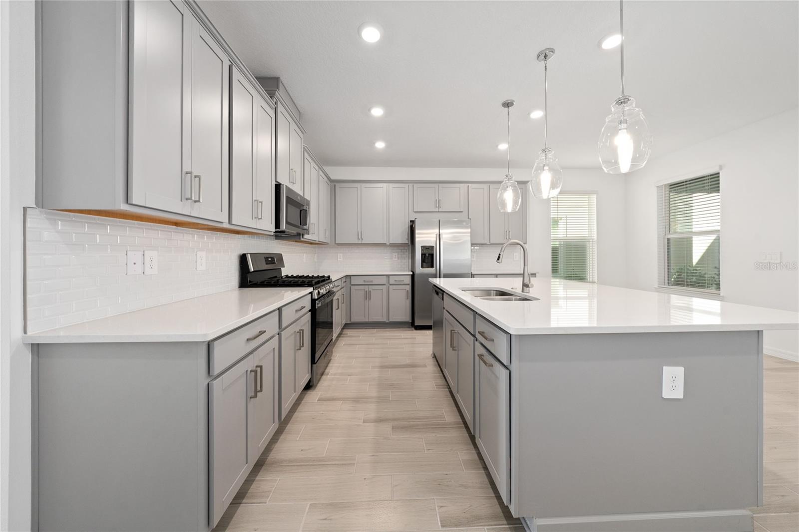 WATERS/CENTER LK RANCH PH 1B - Residential Lease