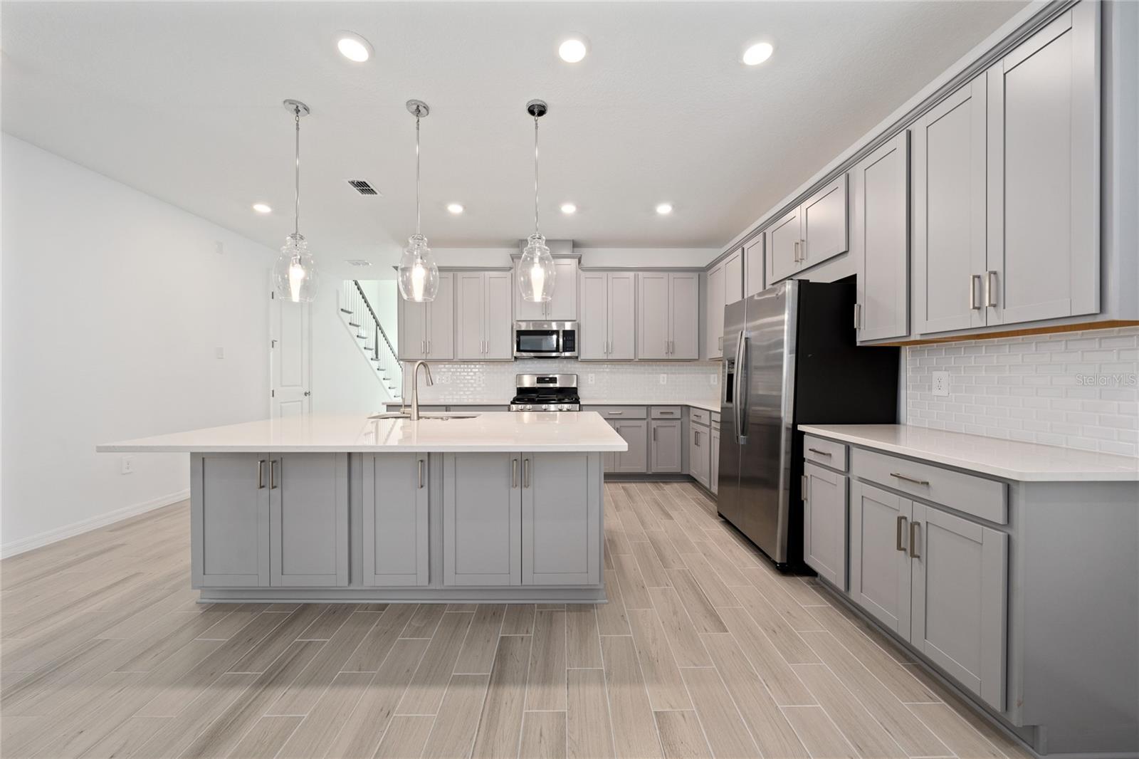 WATERS/CENTER LK RANCH PH 1B - Residential Lease