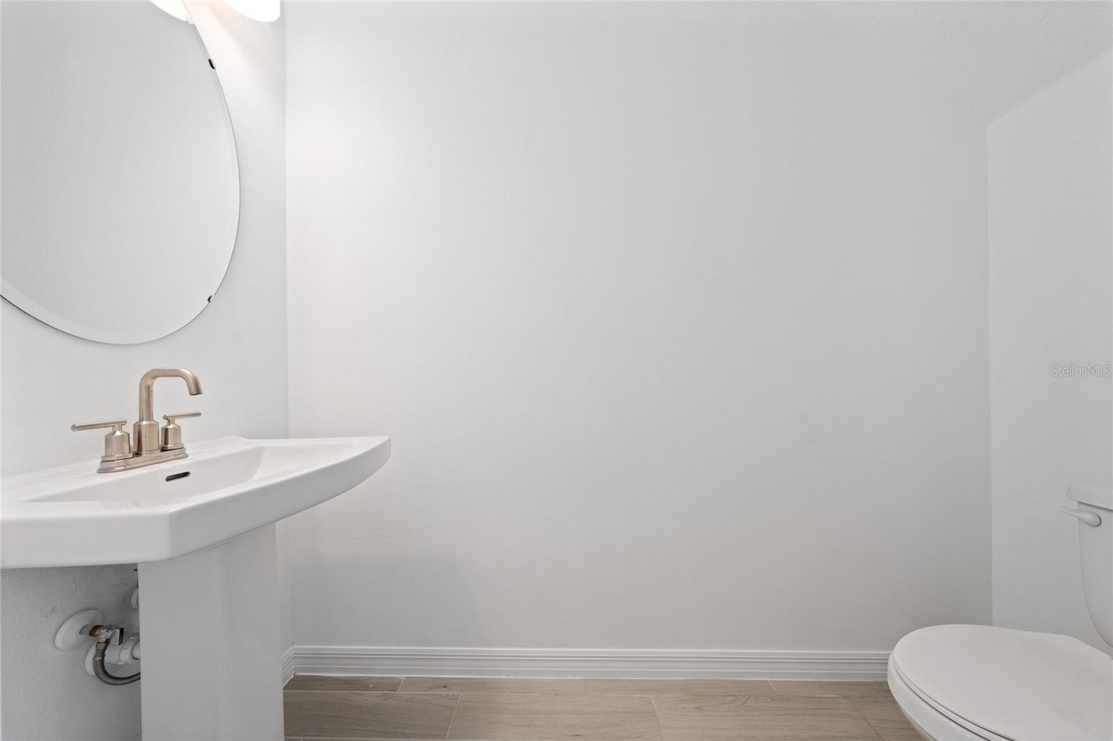 WATERS/CENTER LK RANCH PH 1B - Residential Lease