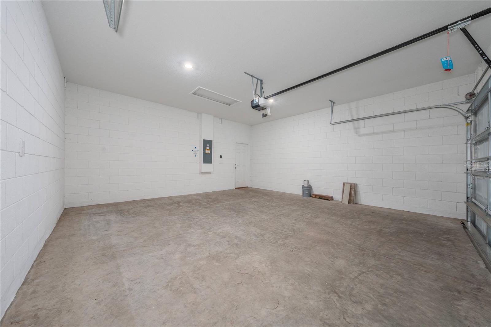 WATERS/CENTER LK RANCH PH 1B - Residential Lease