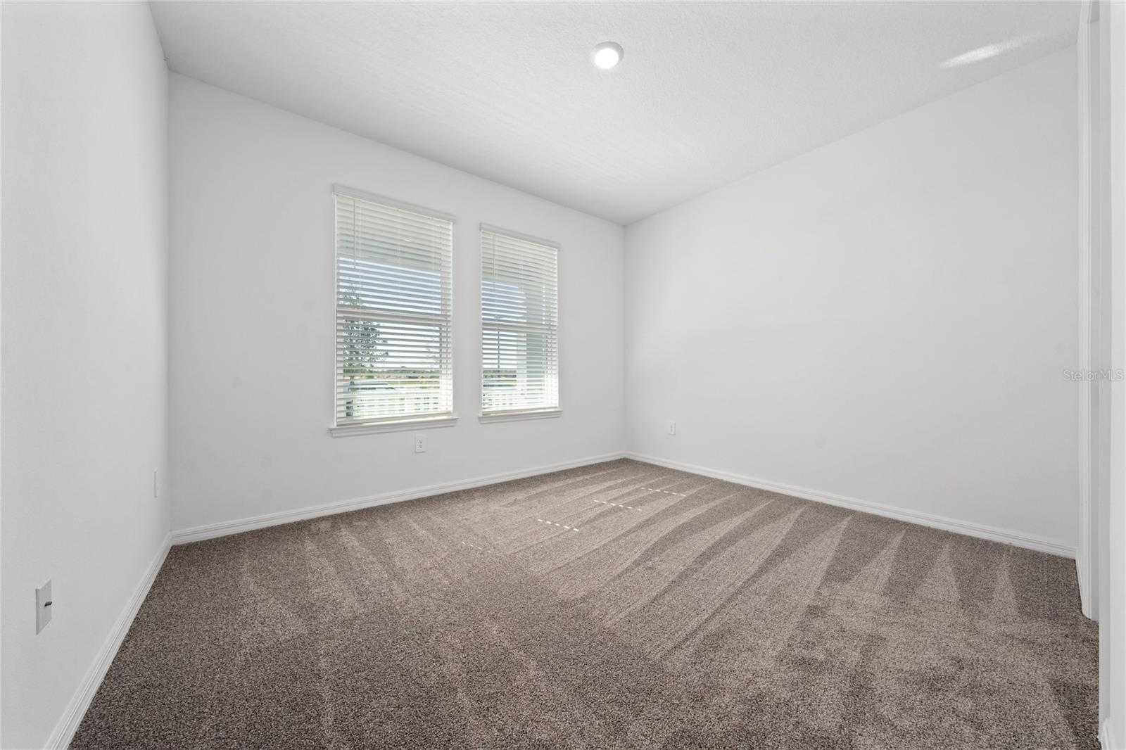 WATERS/CENTER LK RANCH PH 1B - Residential Lease