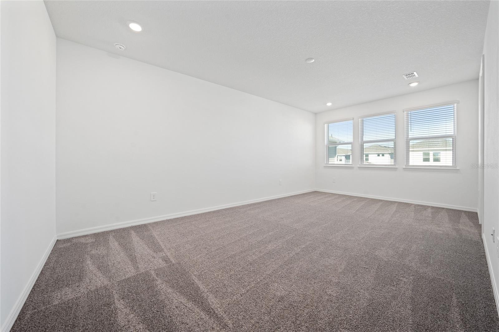 WATERS/CENTER LK RANCH PH 1B - Residential Lease