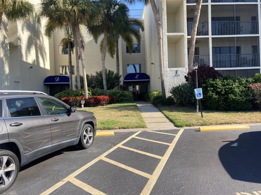 Exceptionally nice two bedroom/two bath condo - completely remodeled - turnkey furnished.  Spacious open floor plan with sliding doors from living room and both bedrooms to large screened lanai.  Split floor plan with bedroom and bath on each side of living room.  This condo has all new flooring, paint, kitchen, appliances, bathrooms, lighting, doors and more!  Coin operated washers and dryers just down the hallway.  Rent includes water, sewer, trash pick up, cable TV, internet and pest control.  No pets and no smoking.  Heated pool and clubhouse.  Located in the IMG Country Club area.  The golf course, dining room and grill room are open to the public and overlook Sarasota Bay.  There is a tennis club close by.  About 8 miles to the beach, close to shopping and the airport.  Available now until 12/31/25.  Condo has been rented from 1/1/26-4/30/26.