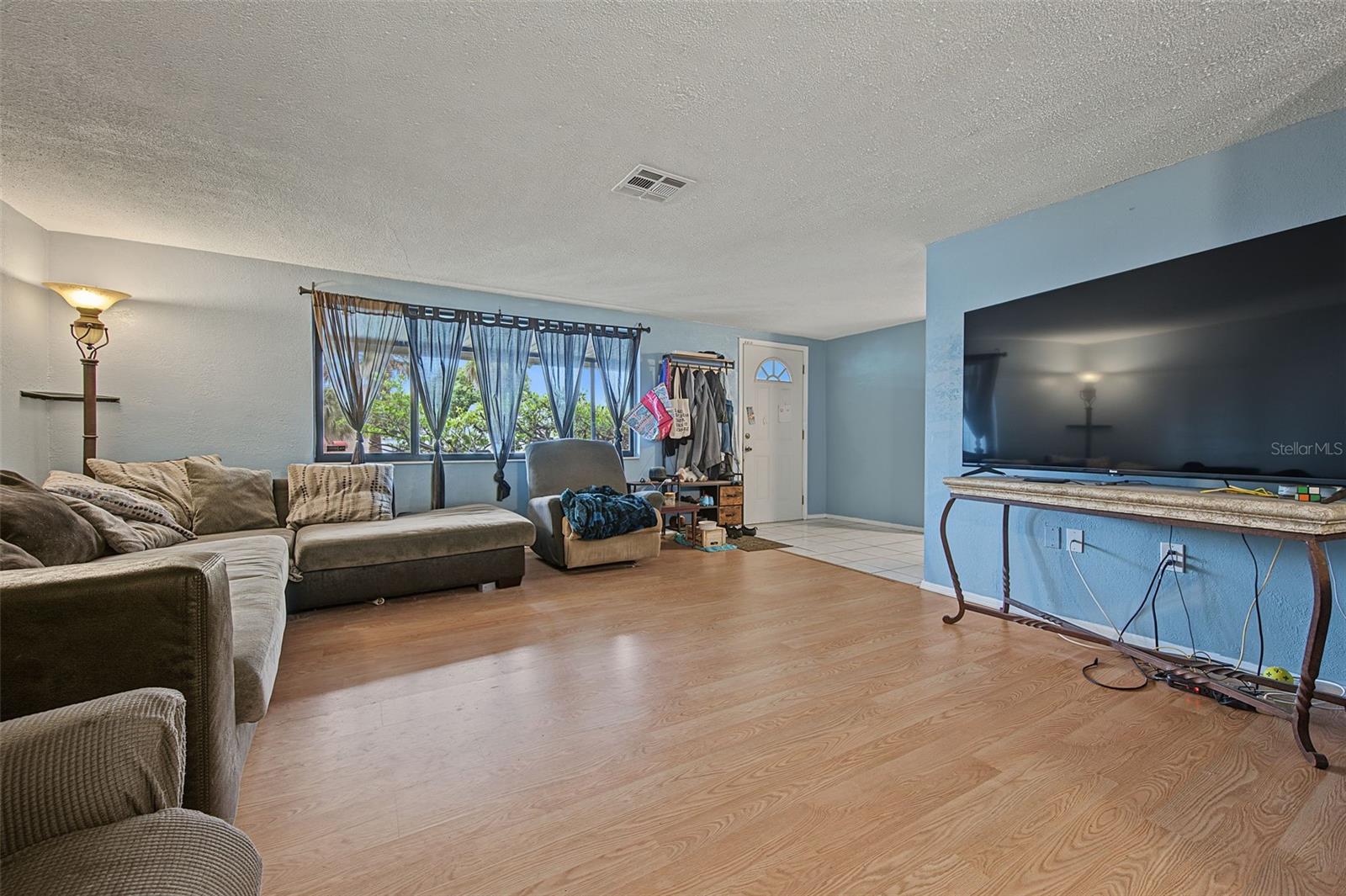 7234 ASHWOOD DRIVE