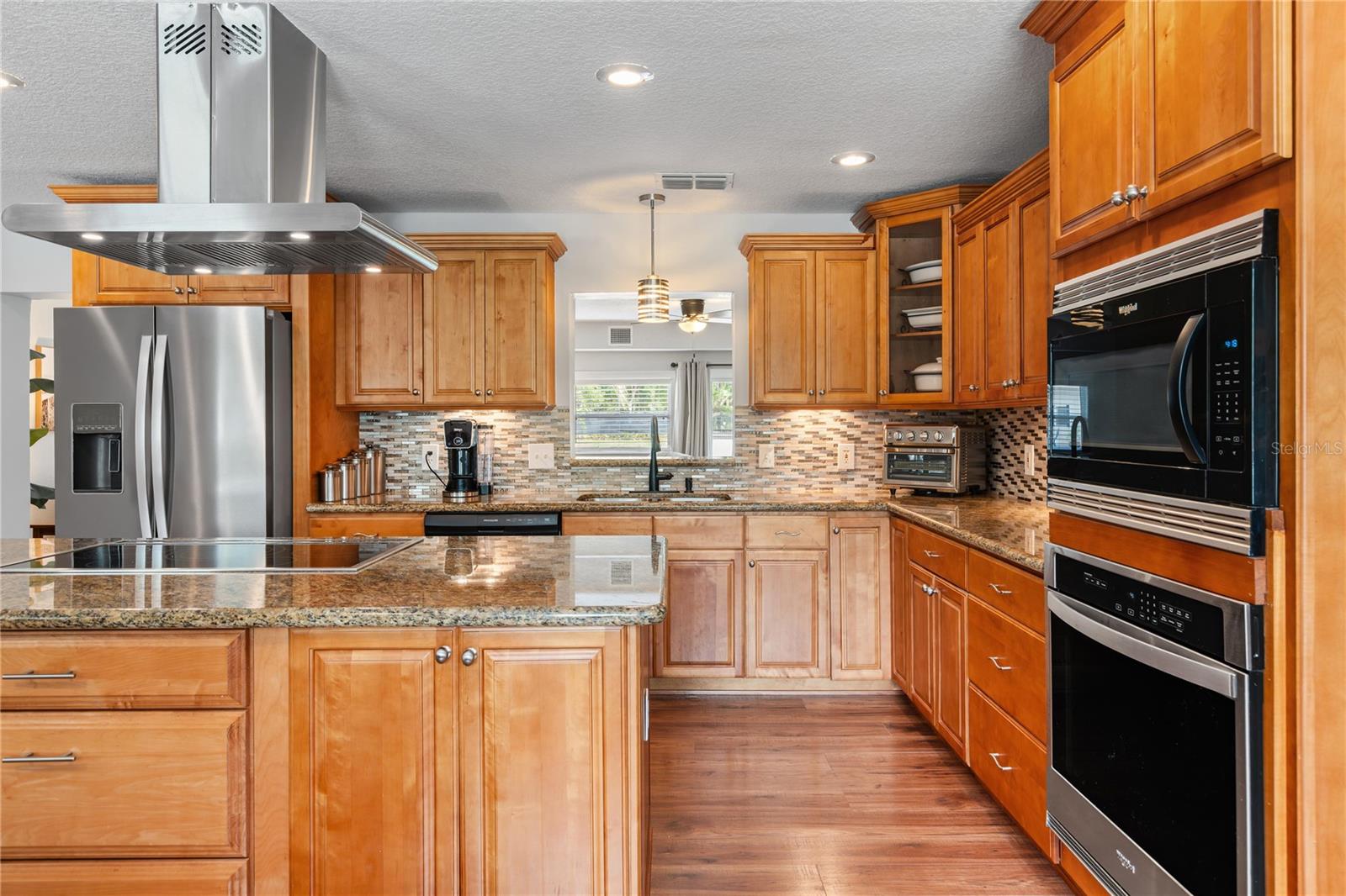 DES PINAR ACRES - Residential