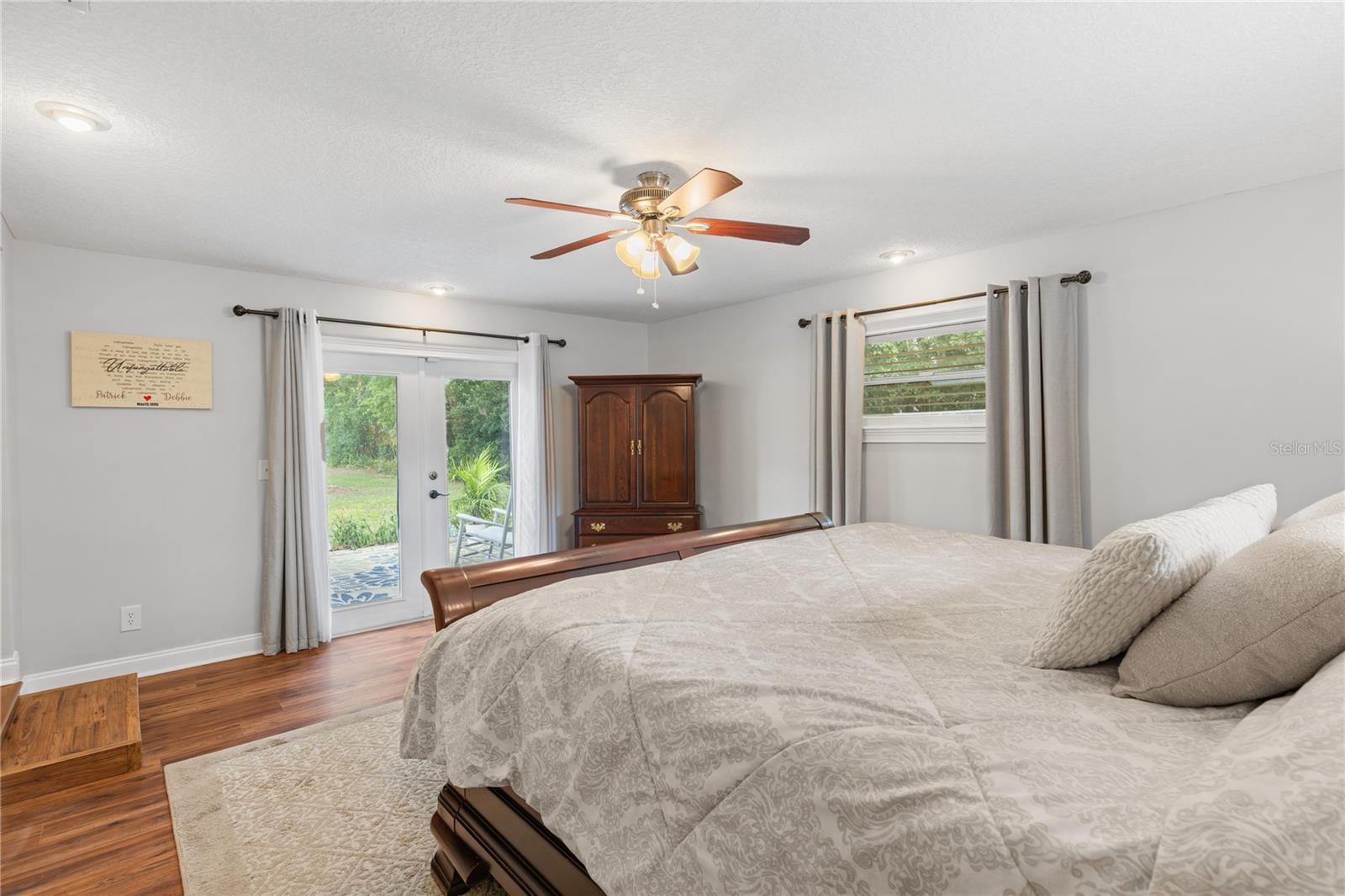 DES PINAR ACRES - Residential