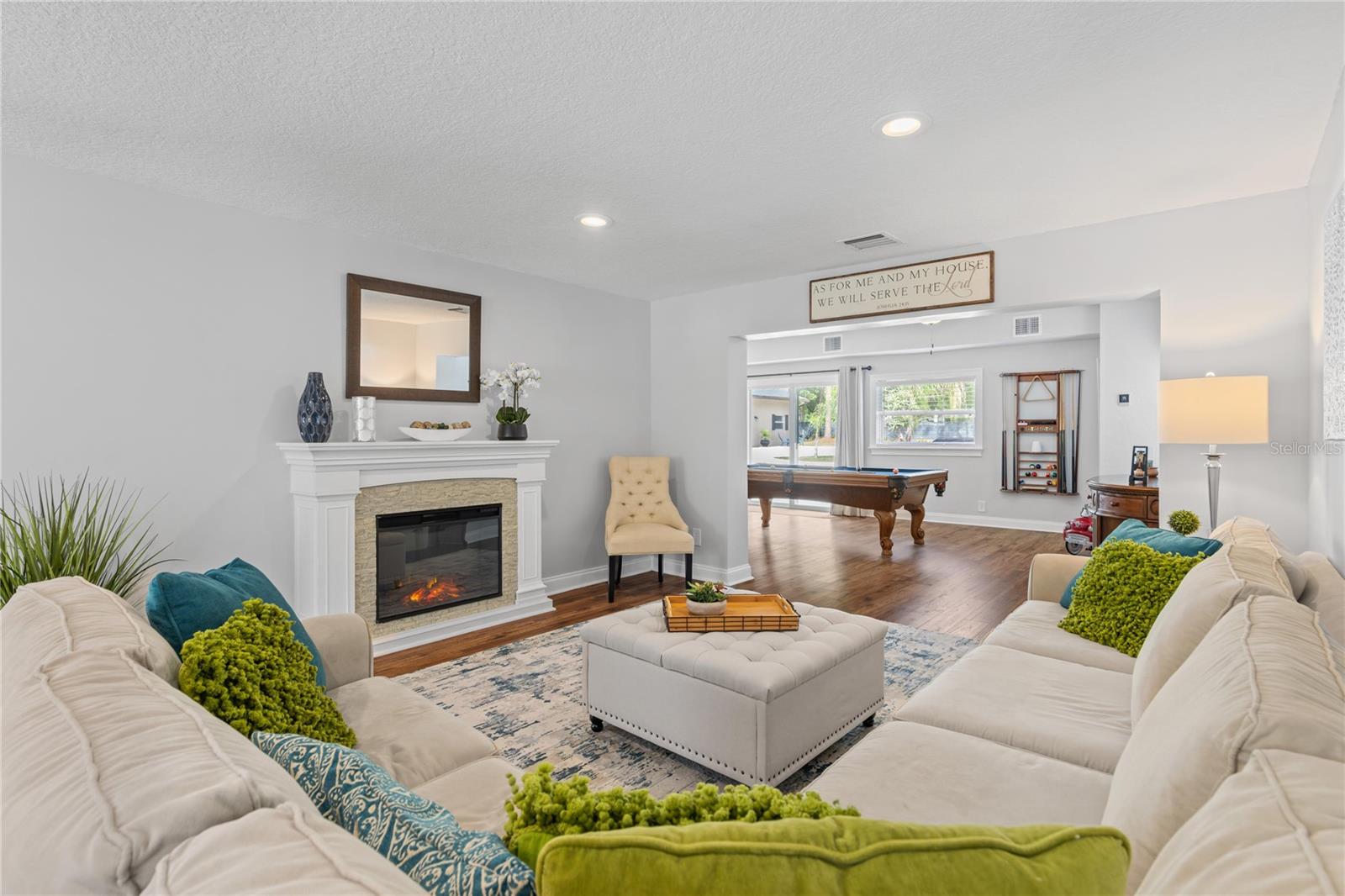 DES PINAR ACRES - Residential