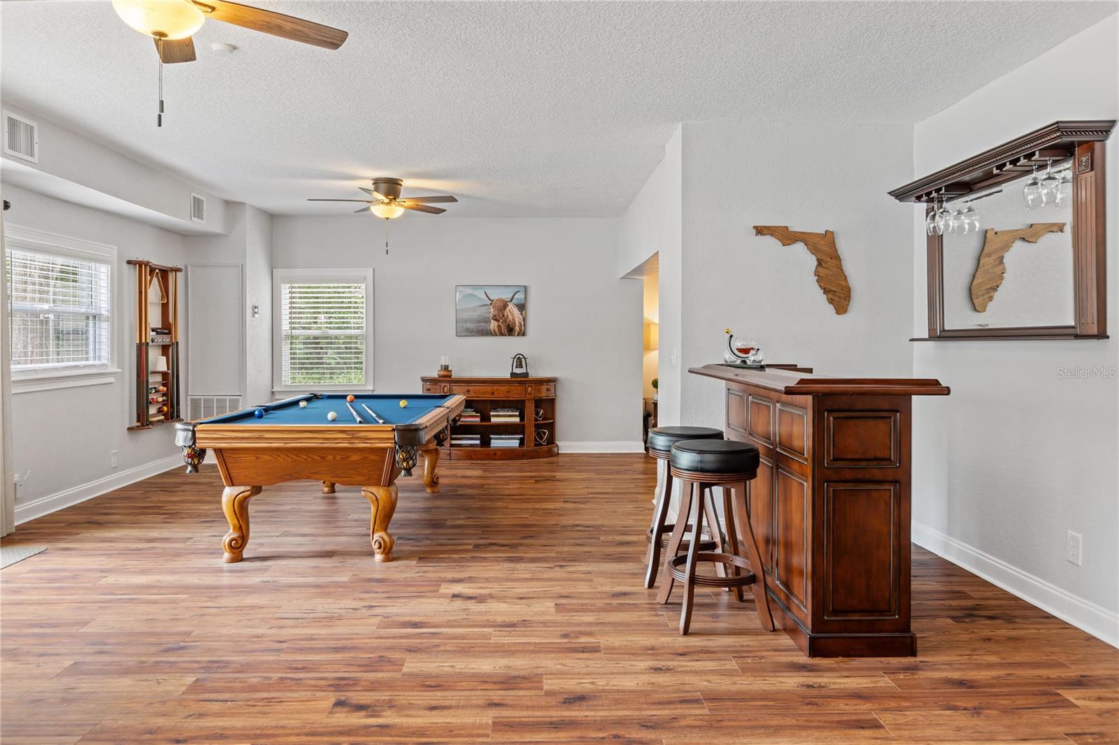 DES PINAR ACRES - Residential