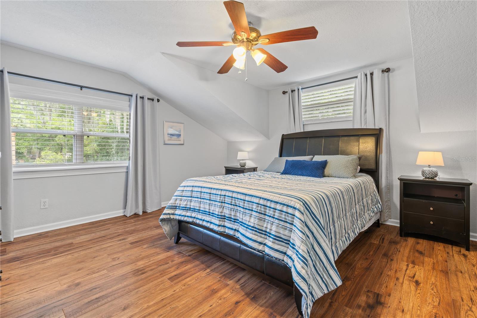 DES PINAR ACRES - Residential