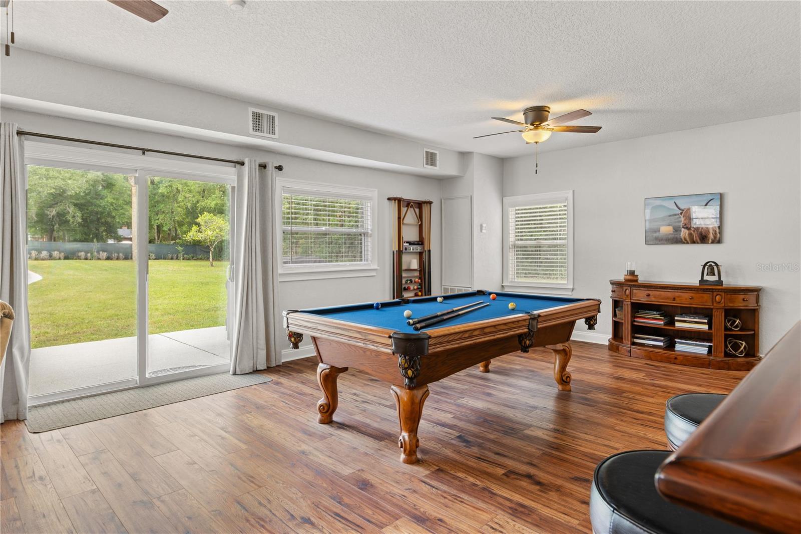 DES PINAR ACRES - Residential