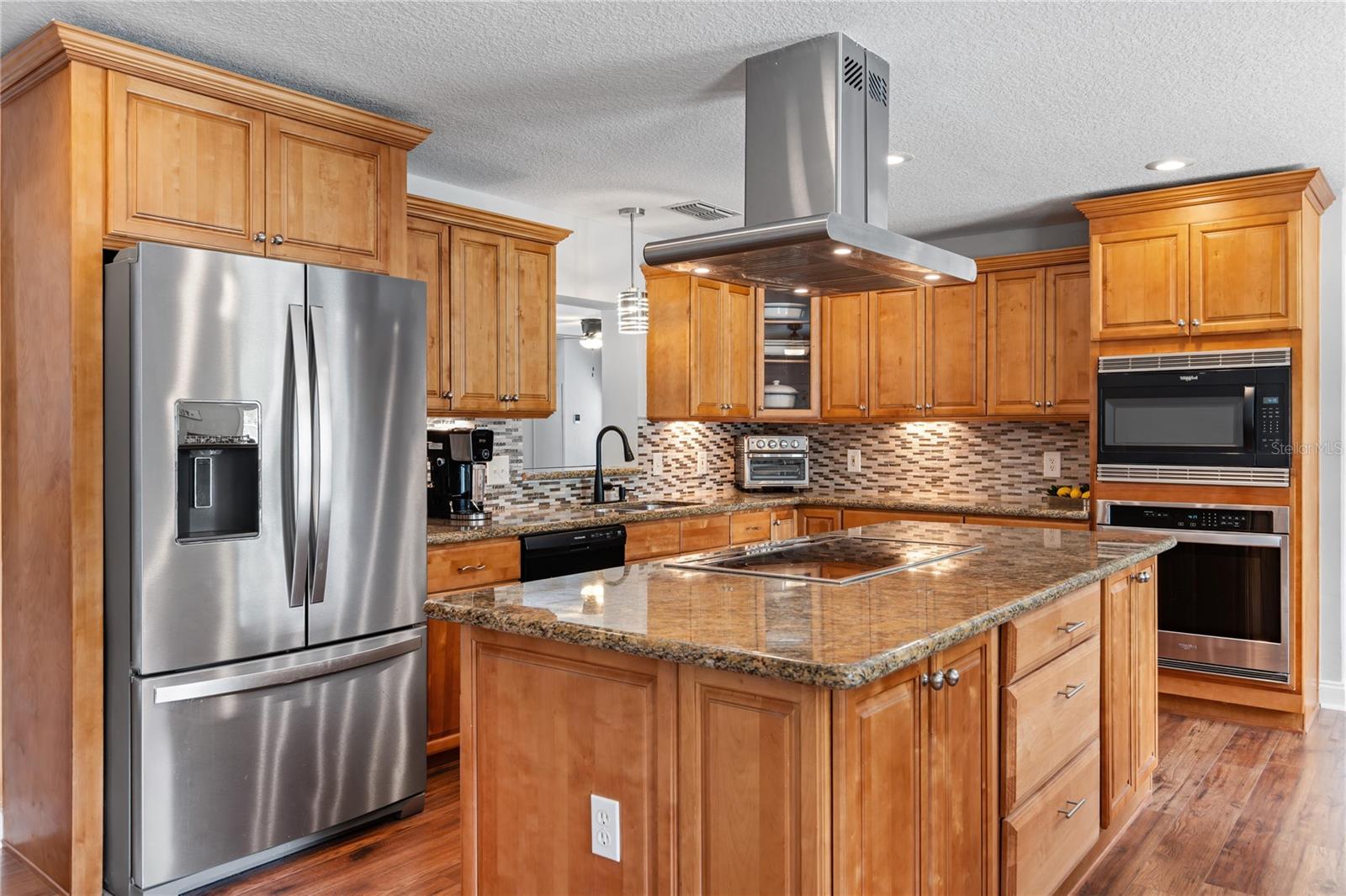 DES PINAR ACRES - Residential