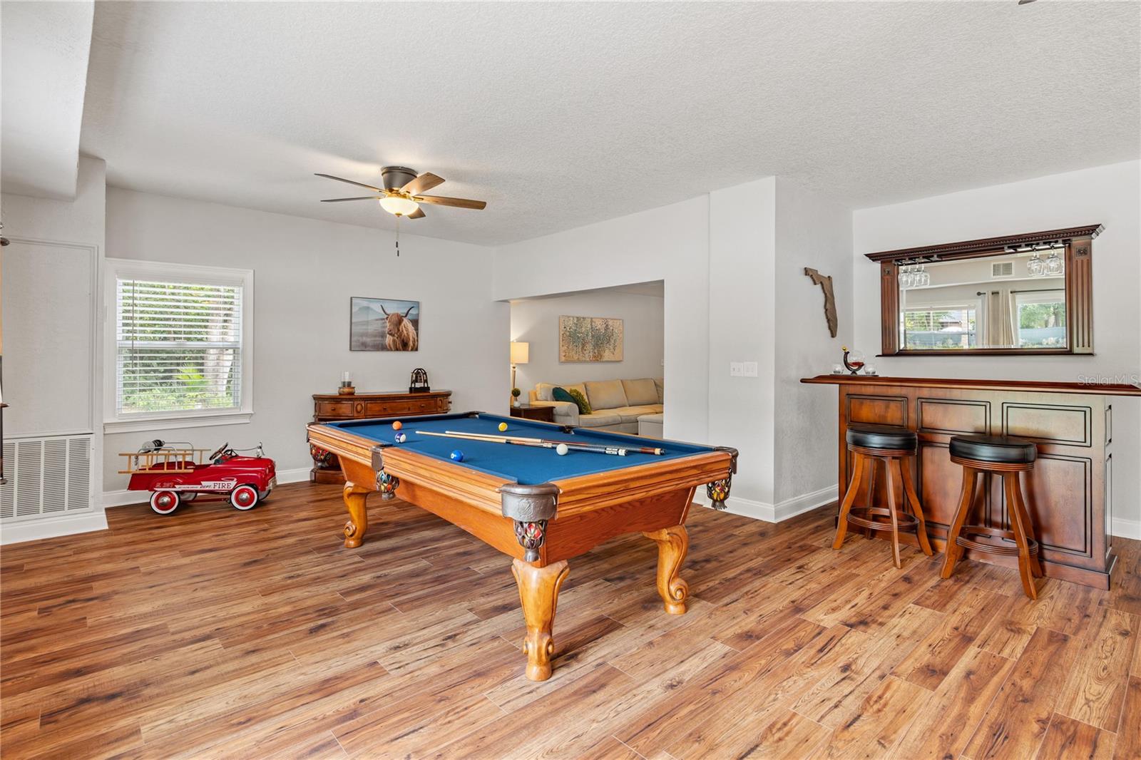 DES PINAR ACRES - Residential