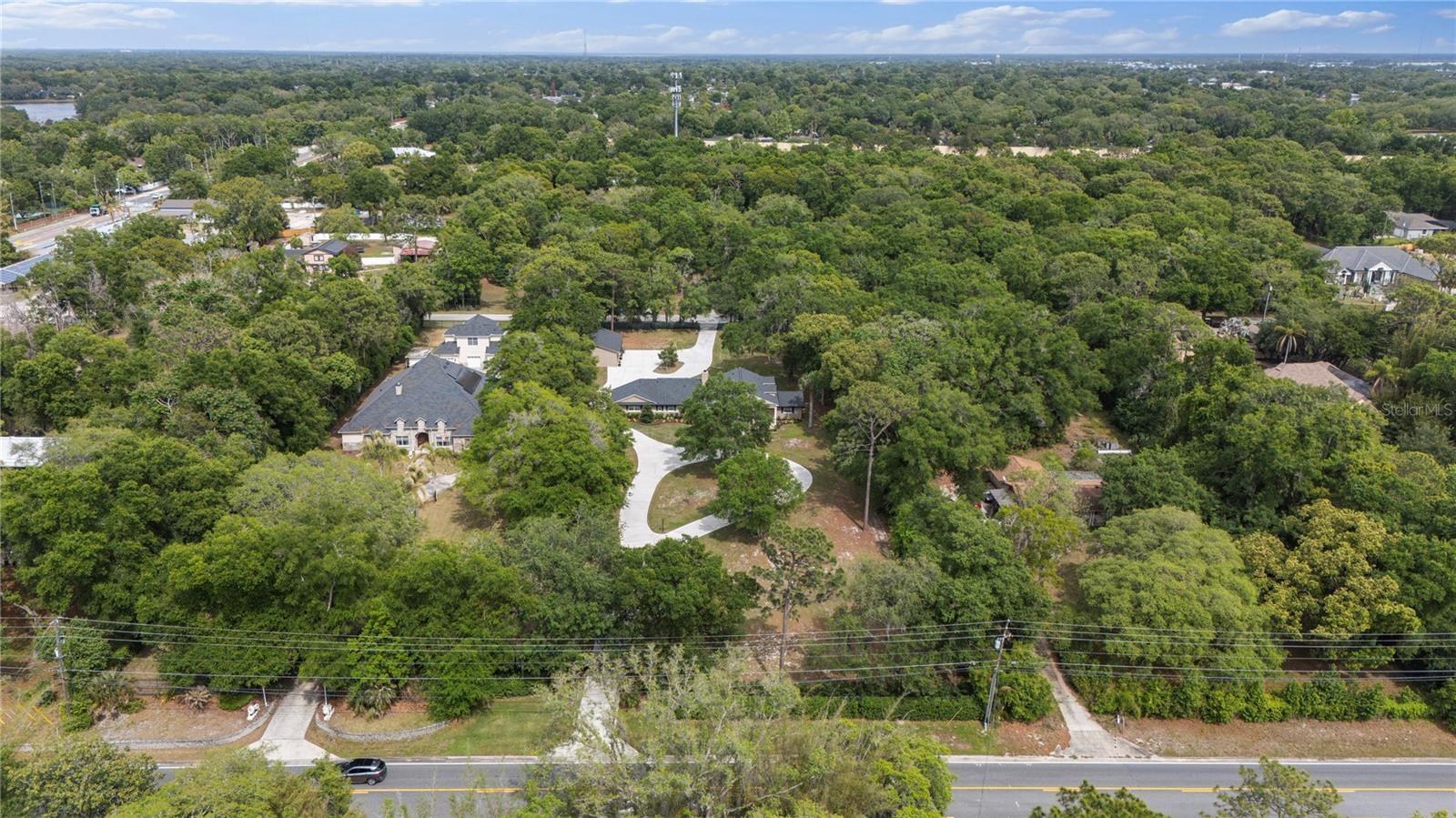 DES PINAR ACRES - Residential