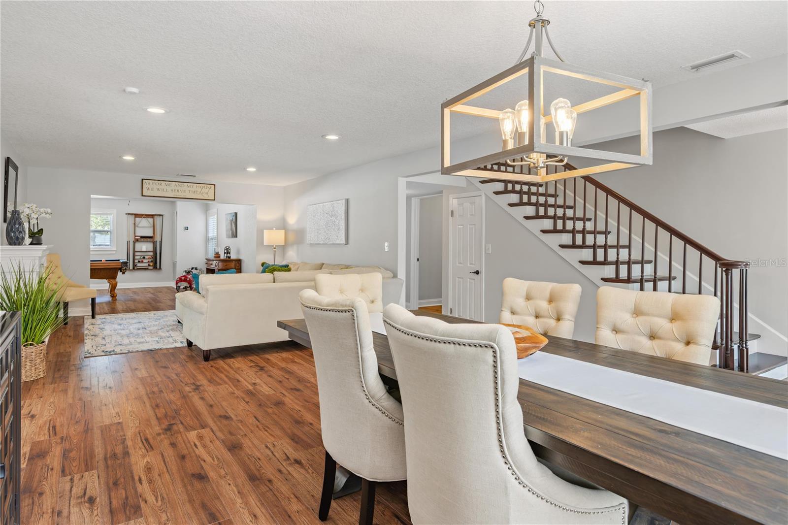 DES PINAR ACRES - Residential