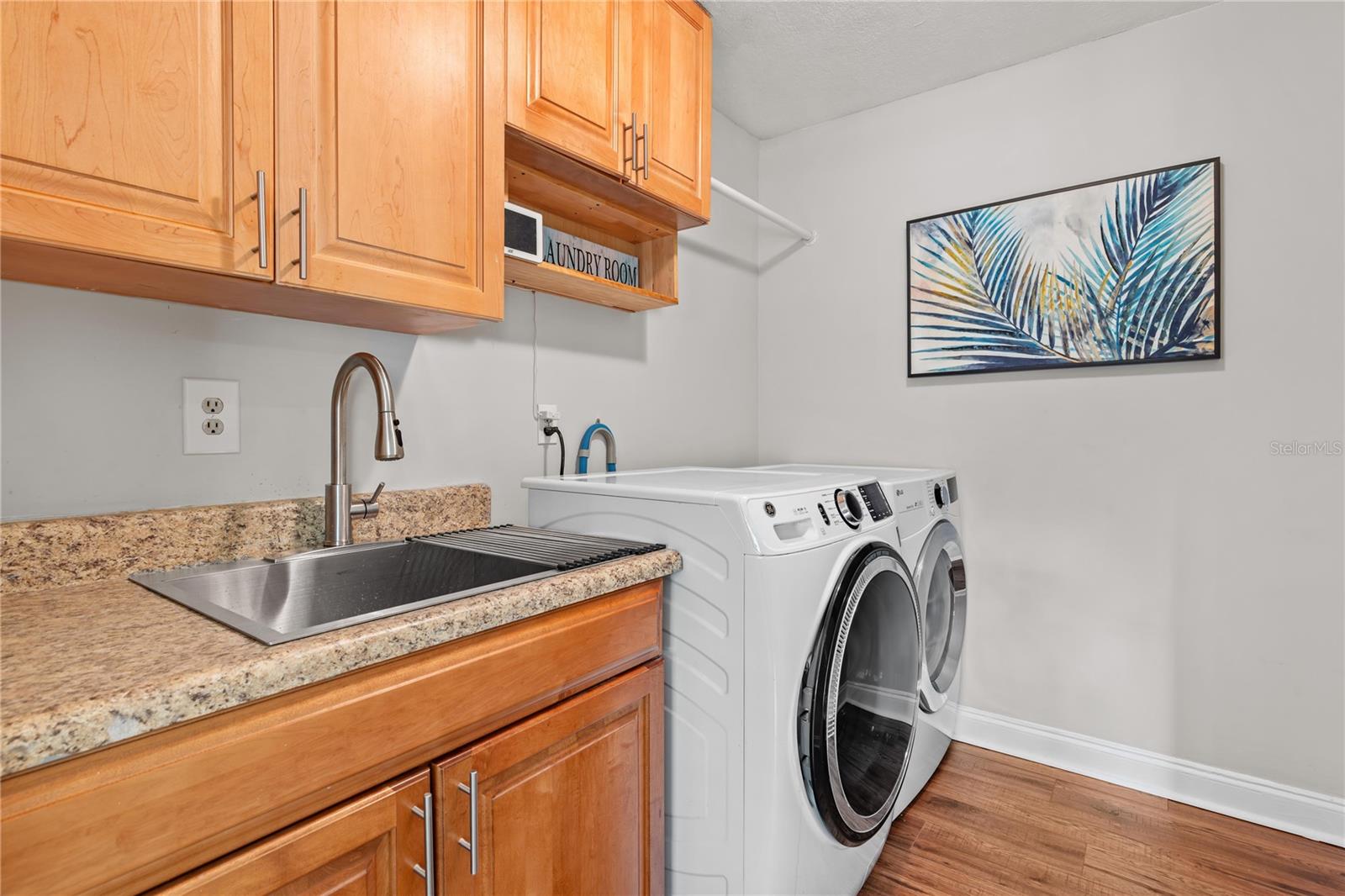 DES PINAR ACRES - Residential