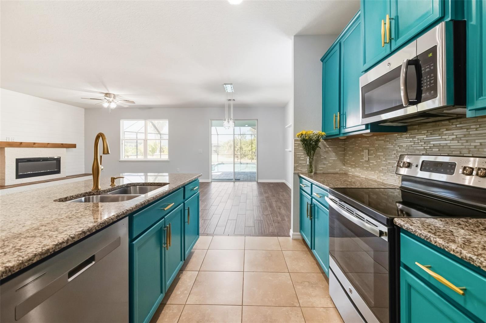 FAIRWAYS/BENT TREE - Residential