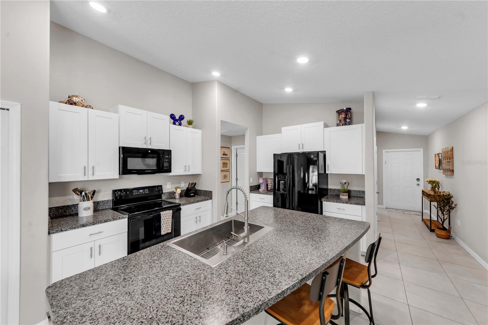 3793 GOLDEN SHINER LANE