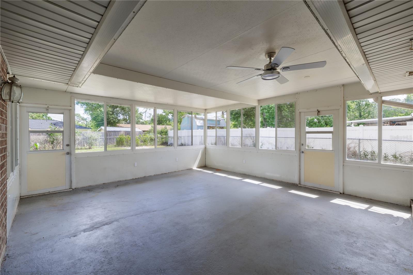 DAYTONA HIGHRIDGE ESTATES ADD UNIT 01 - Residential