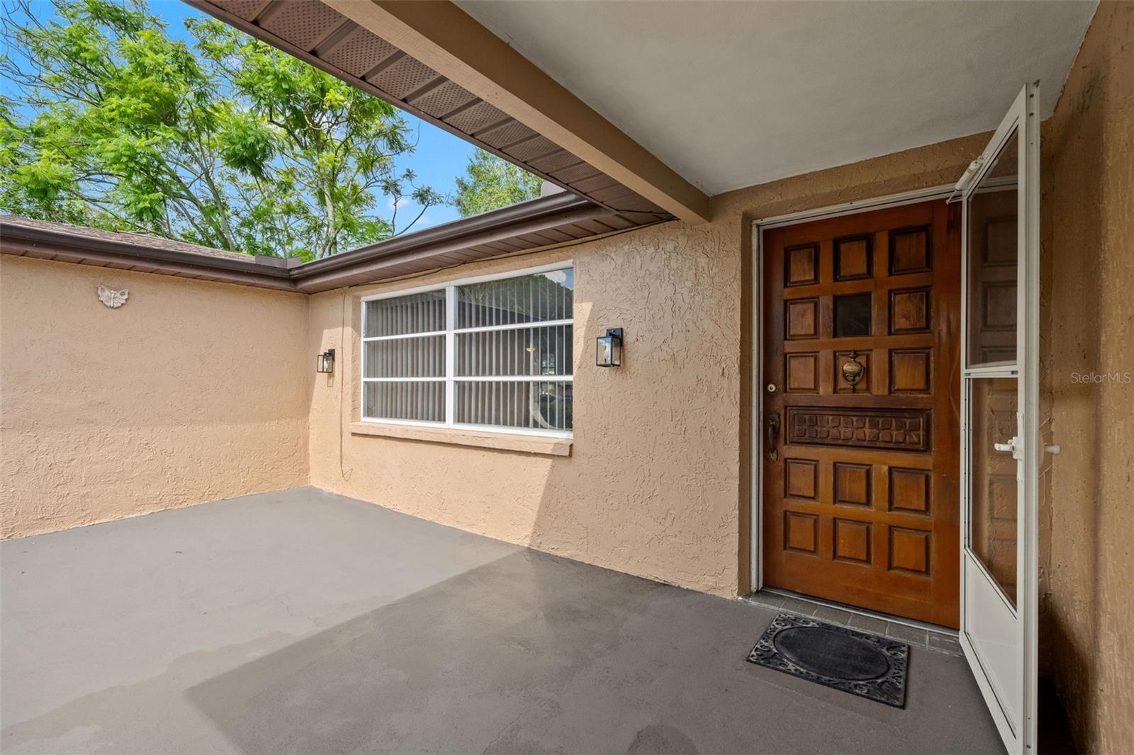 9926 LAKESIDE LANE