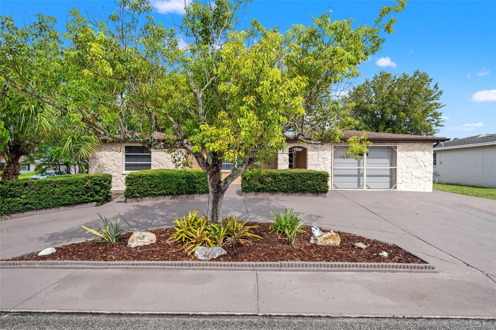 9926 LAKESIDE LANE