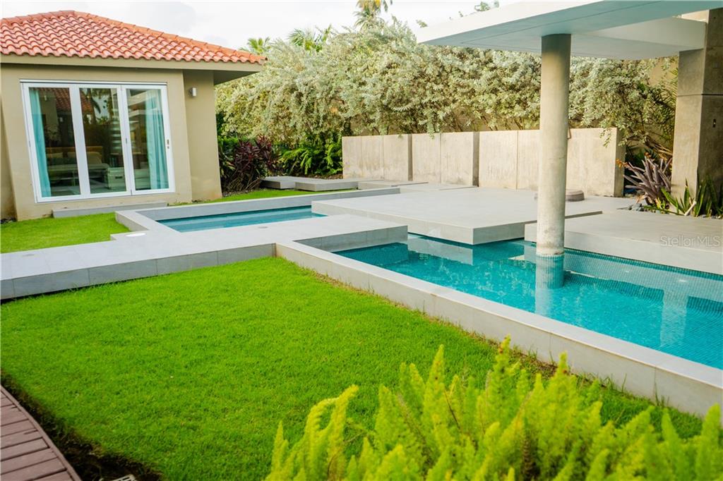 DORADO BEACH EAST - Residential