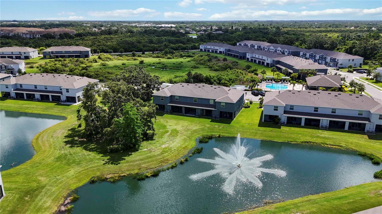 PROMENADE EAST - Residential