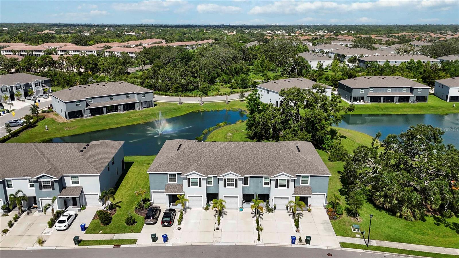 PROMENADE EAST - Residential