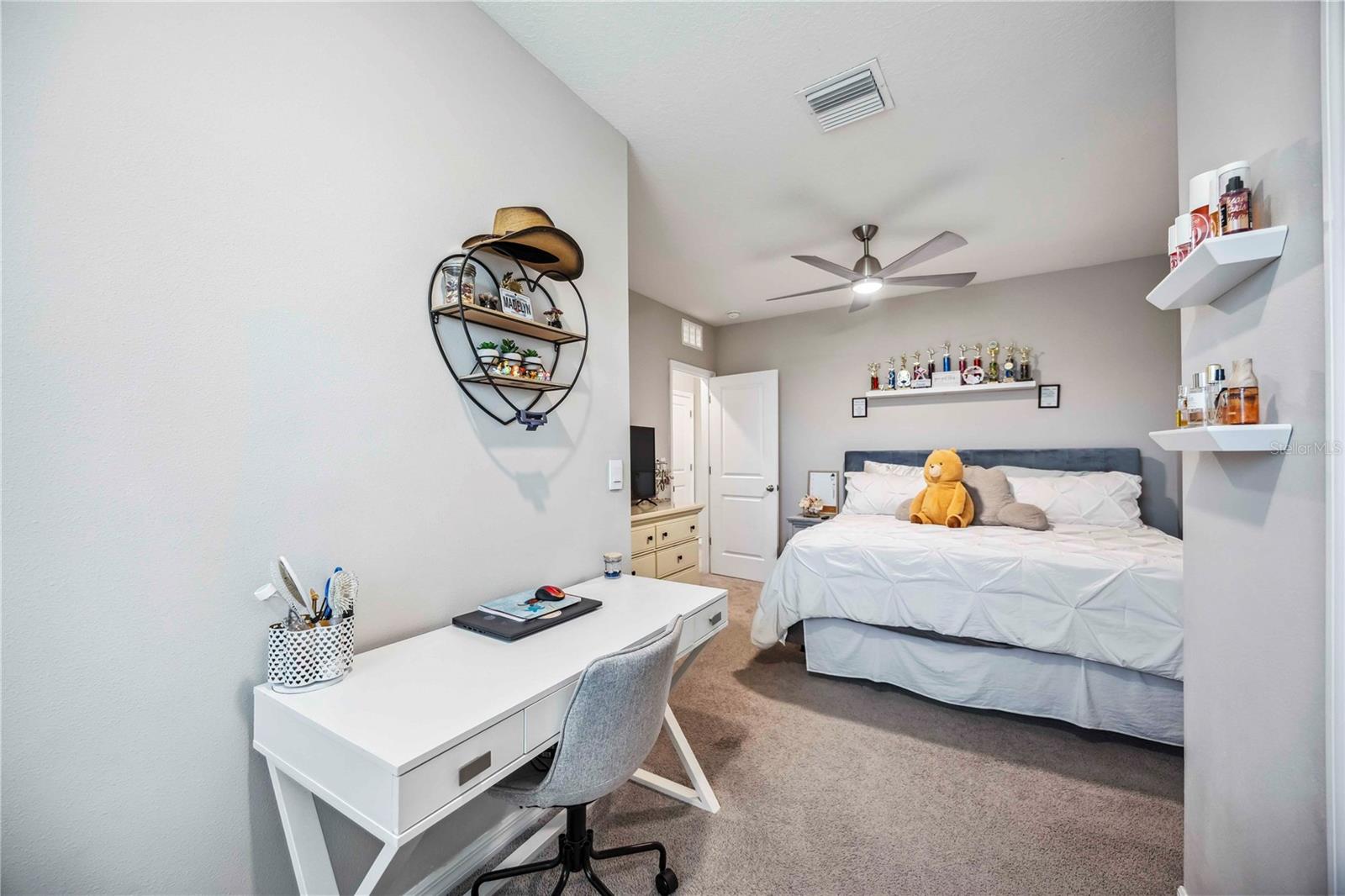 PROMENADE EAST - Residential