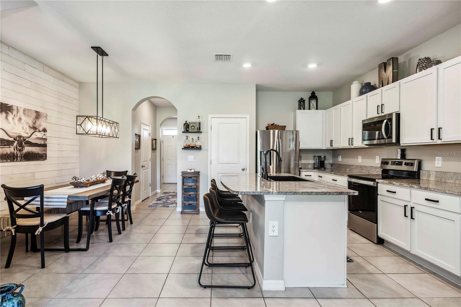 PROMENADE EAST - Residential