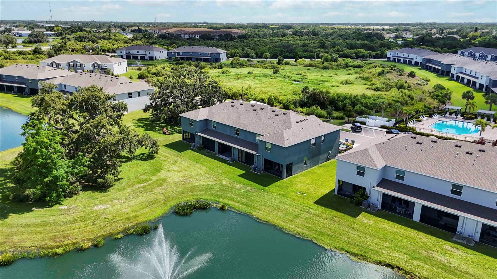 PROMENADE EAST - Residential