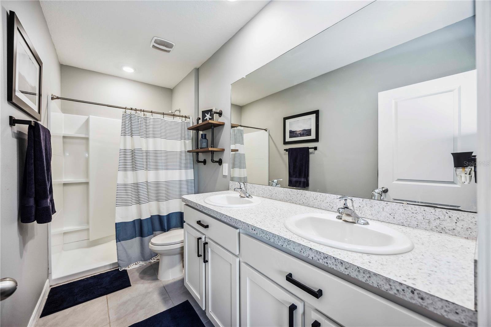 PROMENADE EAST - Residential