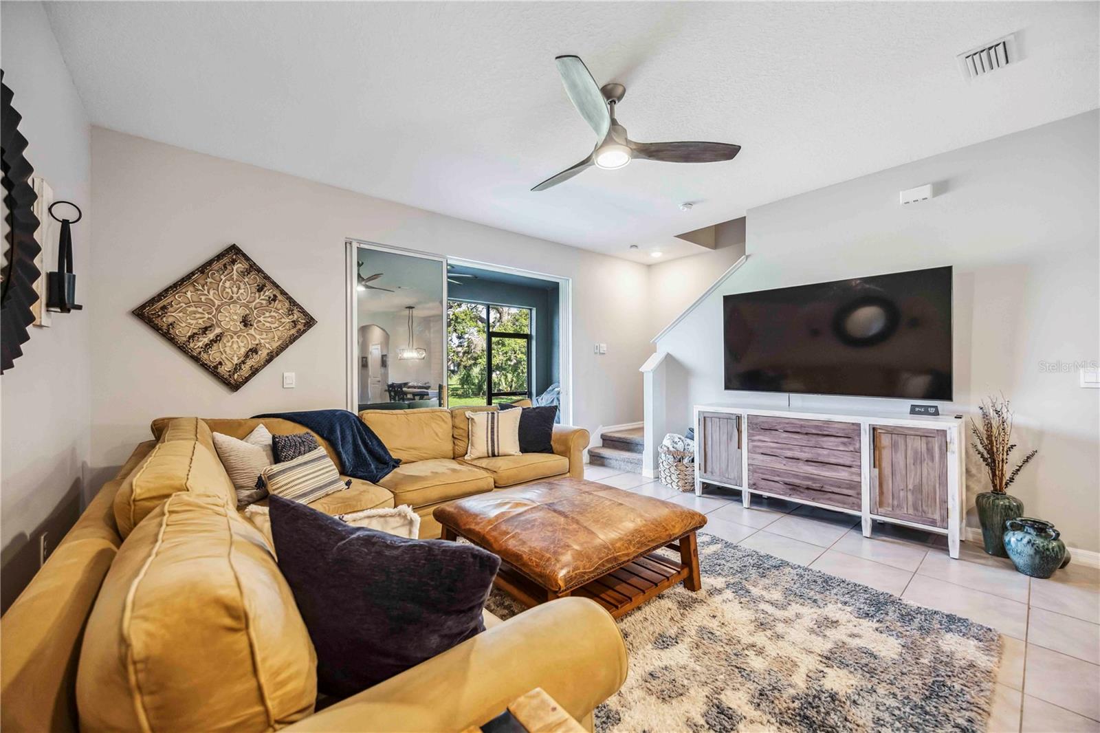 PROMENADE EAST - Residential