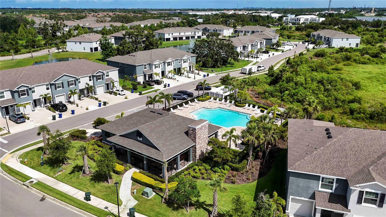 PROMENADE EAST - Residential