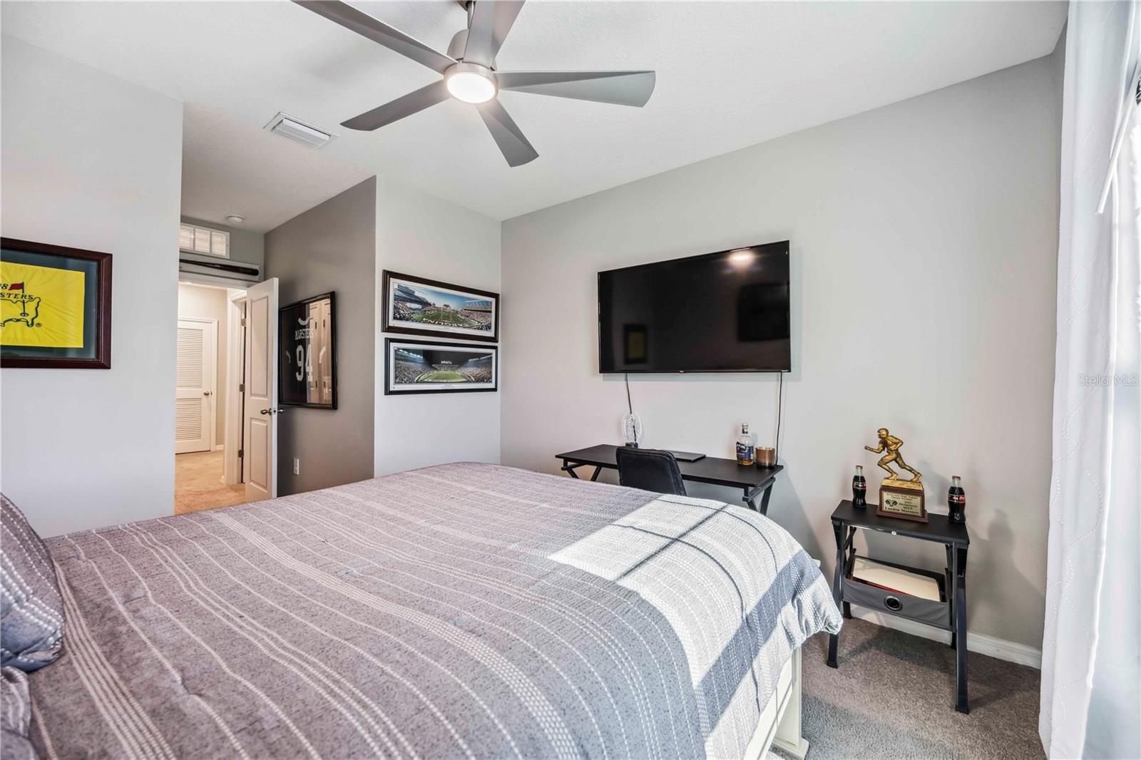 PROMENADE EAST - Residential