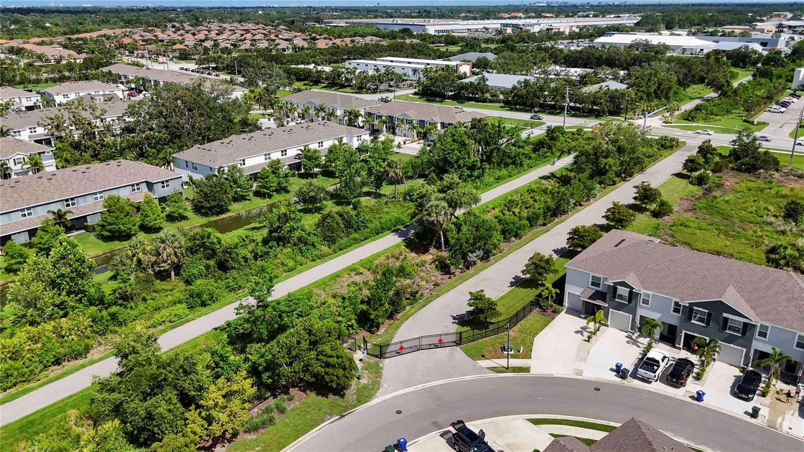 PROMENADE EAST - Residential