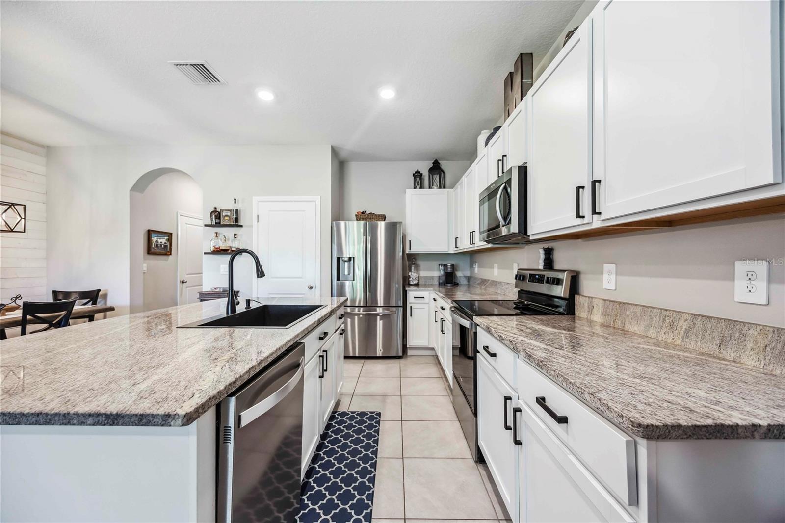 PROMENADE EAST - Residential