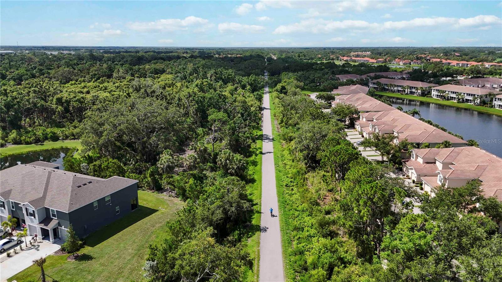 PROMENADE EAST - Residential