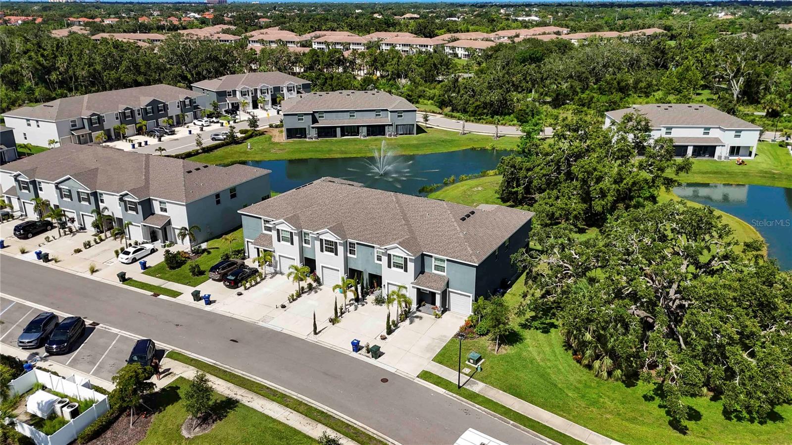 PROMENADE EAST - Residential