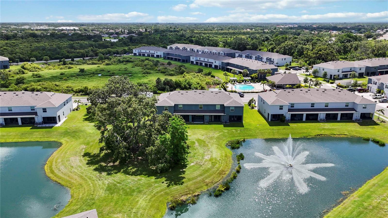 PROMENADE EAST - Residential