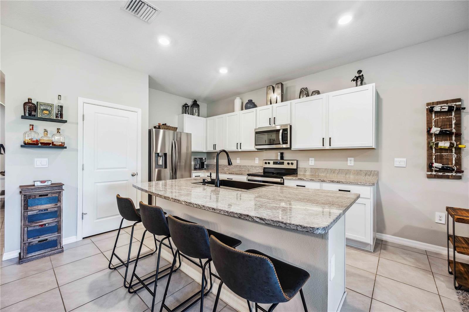 PROMENADE EAST - Residential