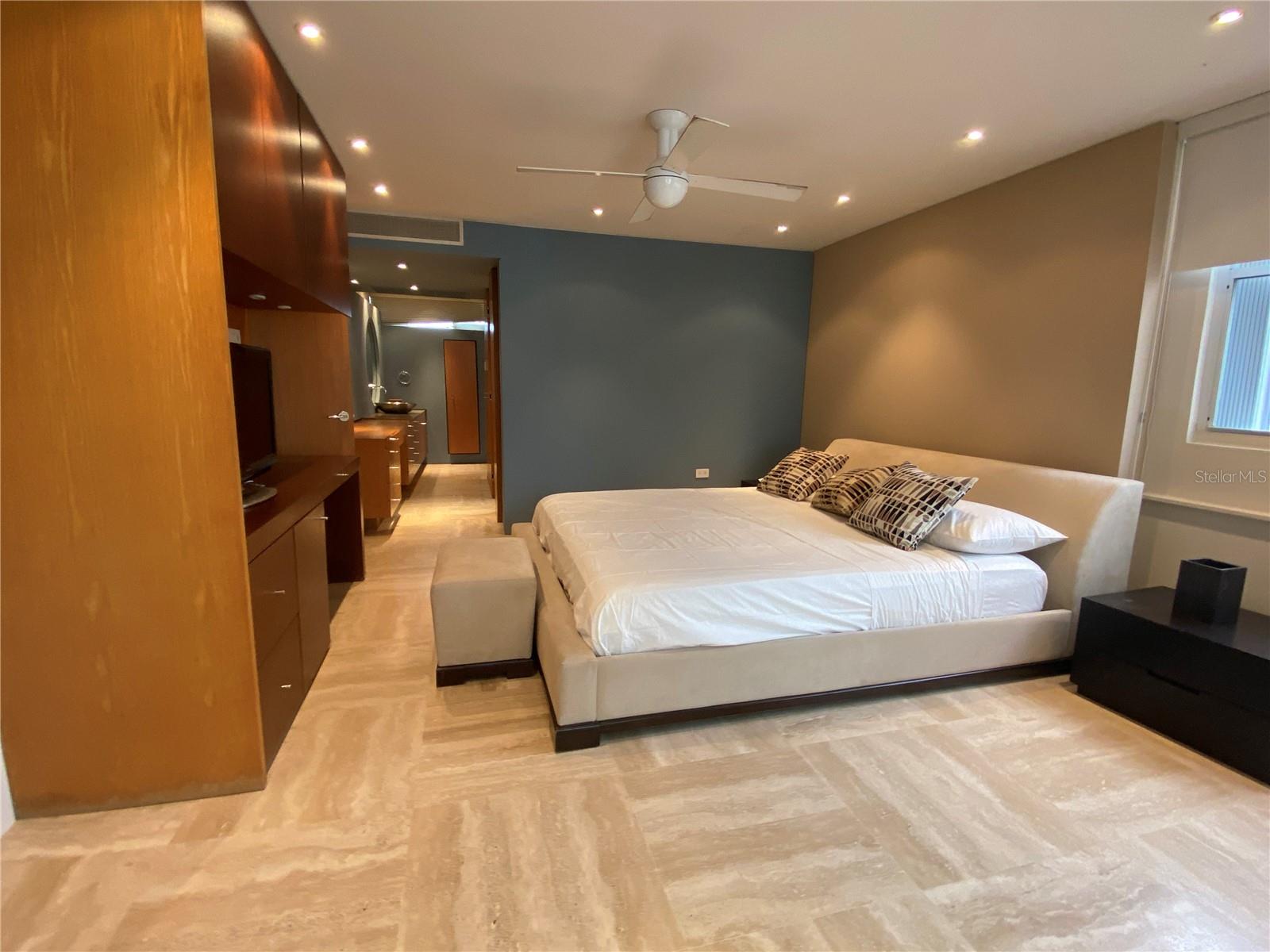 CARRION COURT V - Residential Lease