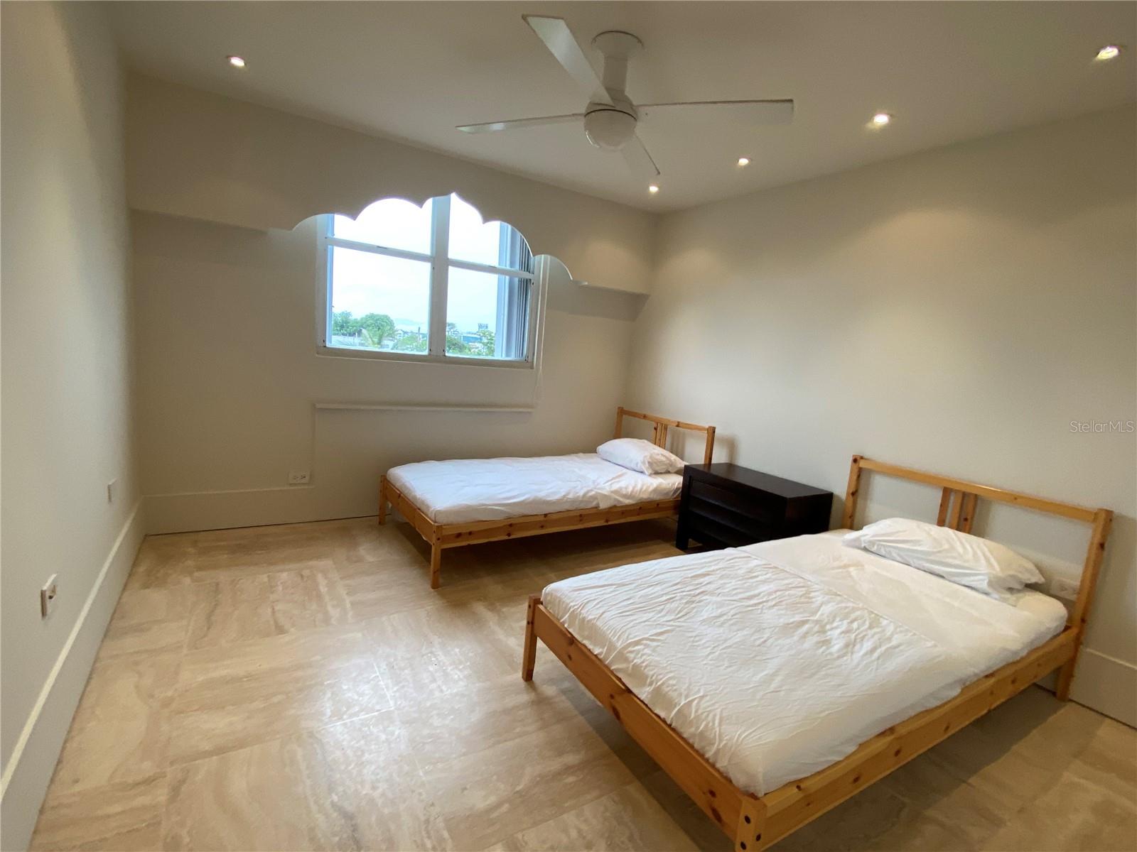 CARRION COURT V - Residential Lease