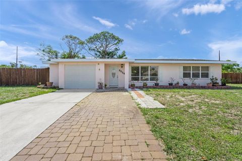 2524 TUTTLE WAY SARASOTA FL 34239