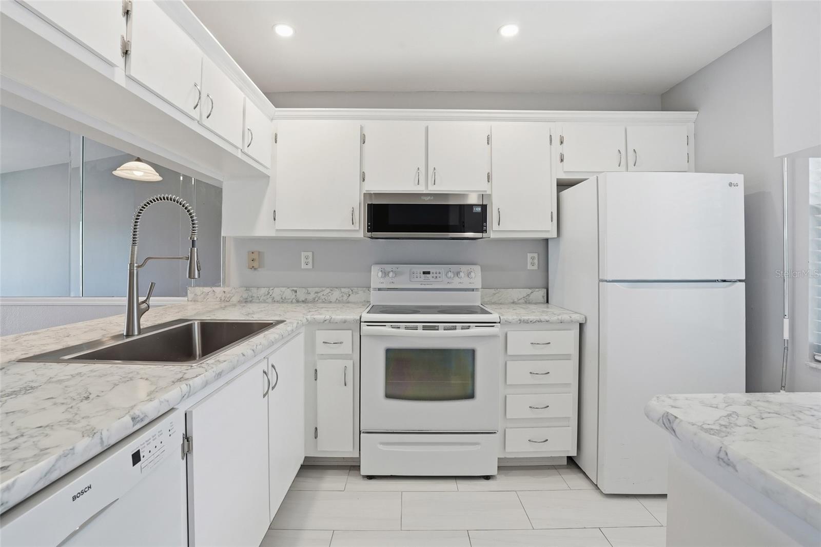 CENTRAL PARK SOUTH 01 - Residential