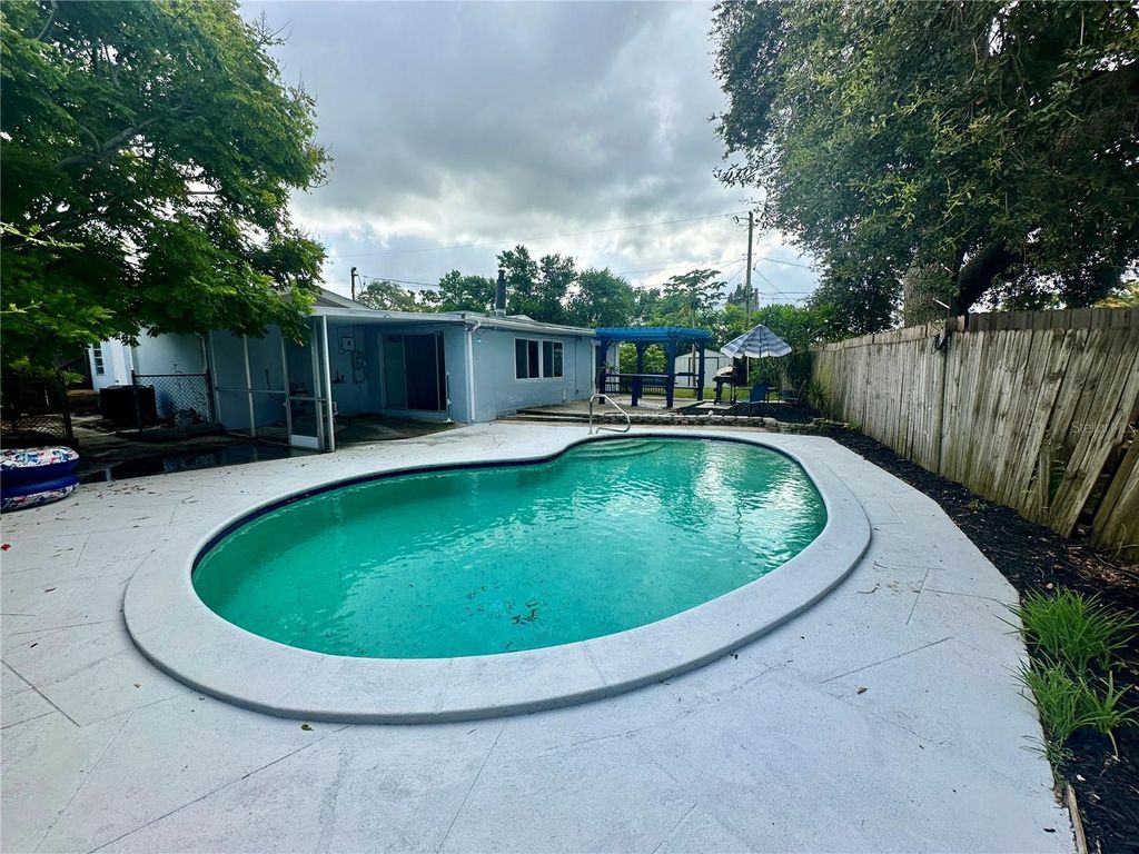 Photo of 6374 Hampton Drive N, St Petersburg, FL 33710 (MLS # TB8407495)